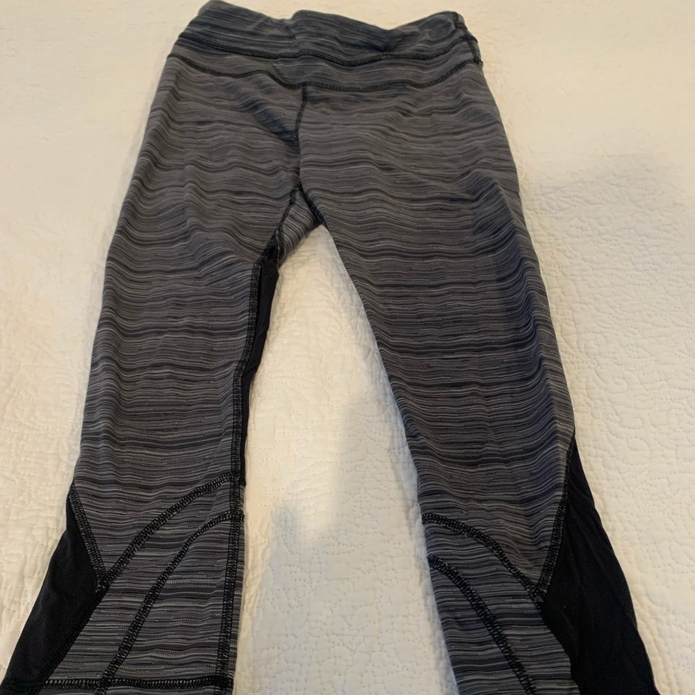 Grey black and white cropped Lululemon leggings